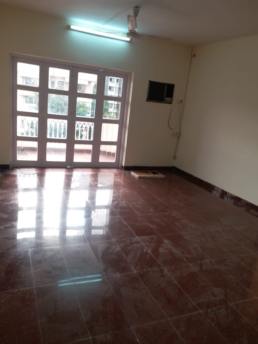 3 BHK Semi Furnished in Sanaa , Santacruz West